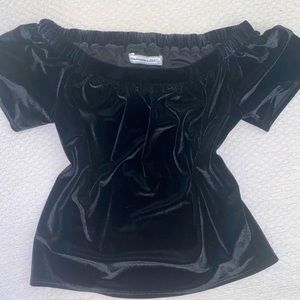 Abercrombie black off the shoulder velvet blouse